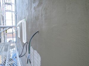 外壁モルタル塗り1回目